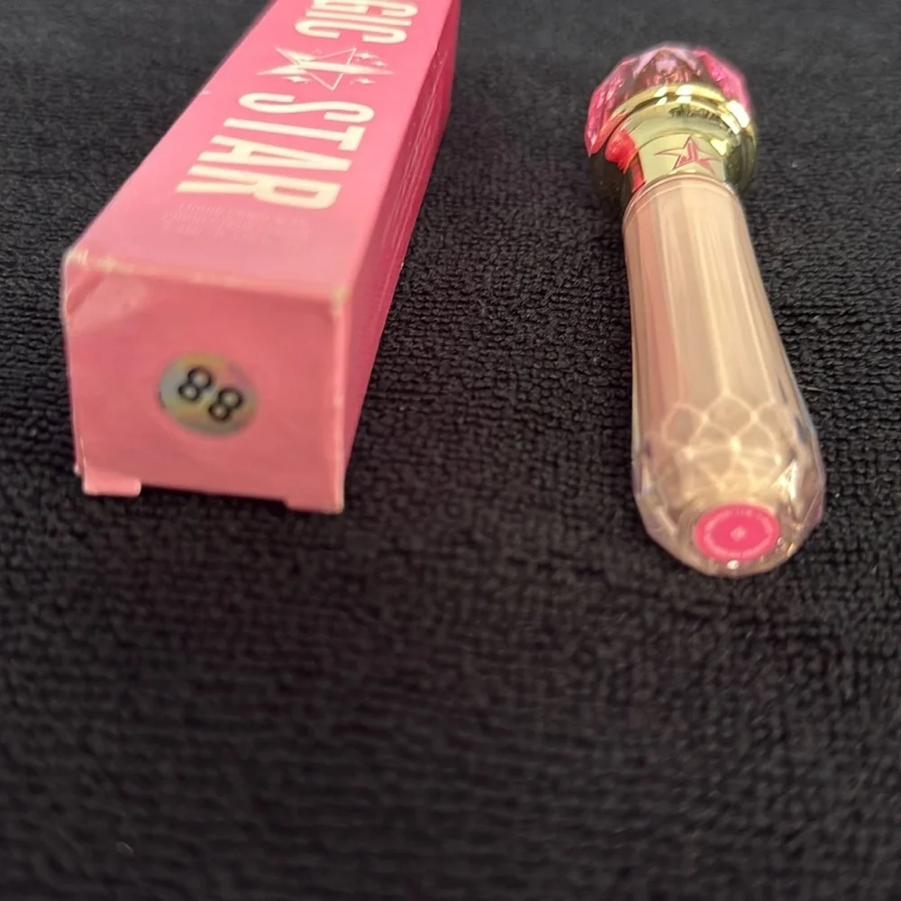 Jeffree Star - Liquid Concealer - Porcelain C8  88
